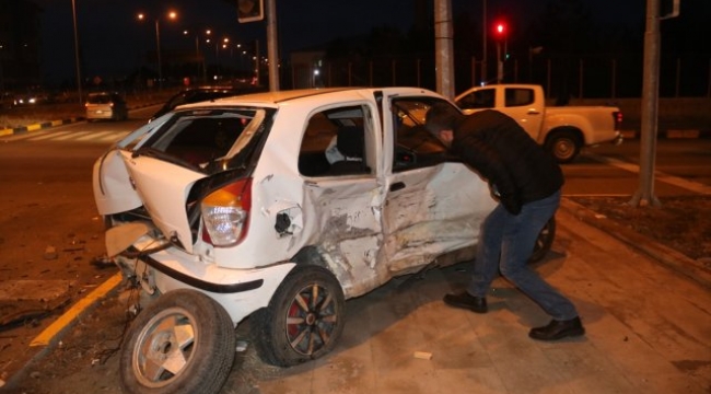 Kars'ta İki Otomobil Çarpıştı: 7 Yaralı