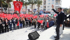 Zeybekci, :İzmir varlık içinde yokluk çekiyor