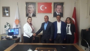Ardahan'da DSP'den istifa ederek geçtiği AK Parti'den bir gün sonra istifa etmek zorunda kaldı.