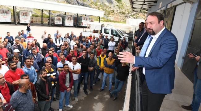 BAŞKAN GÜMRÜKÇÜ İŞÇİLERLE BİR ARAYA GELDİ 