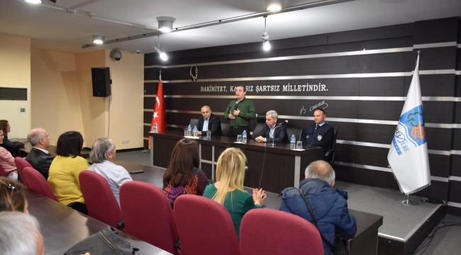 Batur’dan belediye çalışanlarına veda