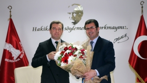 BERGAMA BELEDİYESİ’NDE DEVİR TESLİM TÖRENİ GERÇEKLEŞTİ
