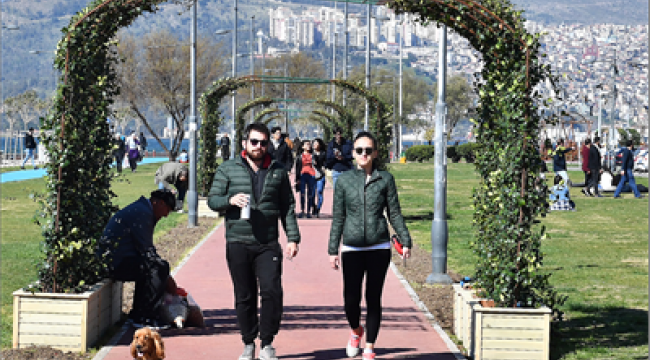 Rengarenk İzmir