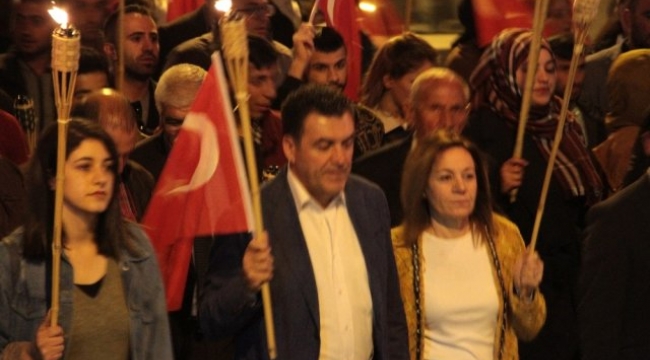 Ardahan'da Binler 19 Mayıs'ta Meş'alelerle Yürüdü