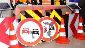 Ardahan Valisinden Trafik levhasına kurşun sıkanlara tepki 