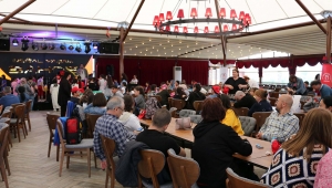 Başkan Tugay koruyucu ailelerle buluştu