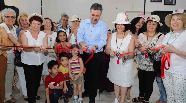 BAYRAKLI’DA KURSİYERLERDEN RESİM SERGİSİ
