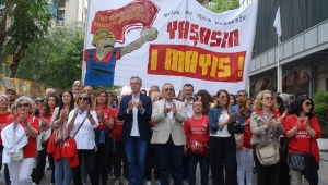  Gaziemir Belediye Başkanı Halil Arda, Gündoğdu’da işçilerle yürüdü