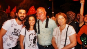 Kemalpaşa'da 19 Mayıs Çoşkusu Fener Alayı ile Sürdü