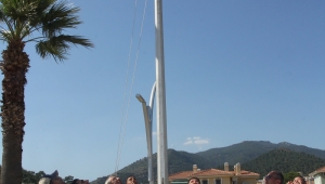 Menderes Sahillerine Mavi Bayrak
