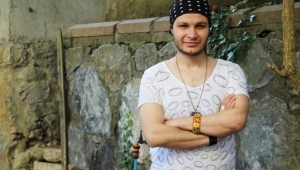 ÜNLÜLERE GEZEGENLERİNDEN HABER VAR