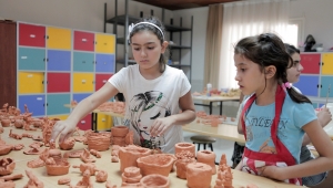 Bornova Belediyesi’nin hobi kurslarında yaz dönemi kurslarına yoğun ilgi