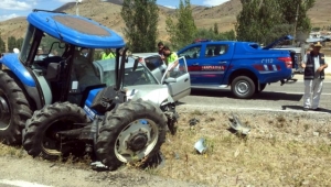 İki ayrı trafik kazasında 5 kişi yaralandı