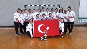 İşitme engellilerin ‘engelsiz’ meleği