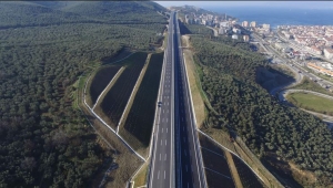 İstanbul-İzmir otoyolunu 9 günde 1.7 milyon araç kullandı