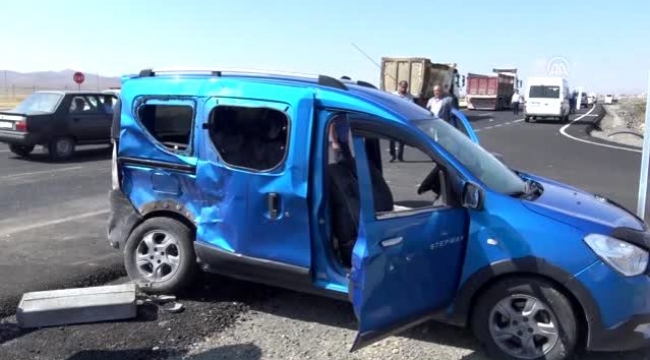 Süt toplama aracı Otomobille çarpıştı: 2 yaralı