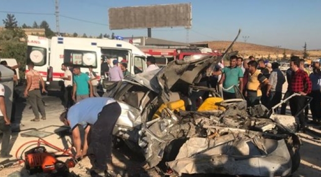 Trafik kazası: 3 ölü, 12 yaralı