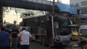 Adana'da çevik kuvvet servisine bombalı saldırı: 5 yaralı