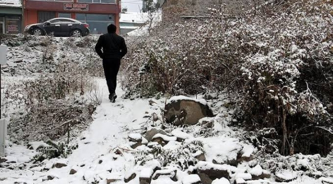 Ardahan'a mevsimin ilk karı yağdı