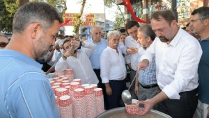 Başkan Gümrükçü 24 Sivil Toplum Kuruluşu ile aşure dağıttı