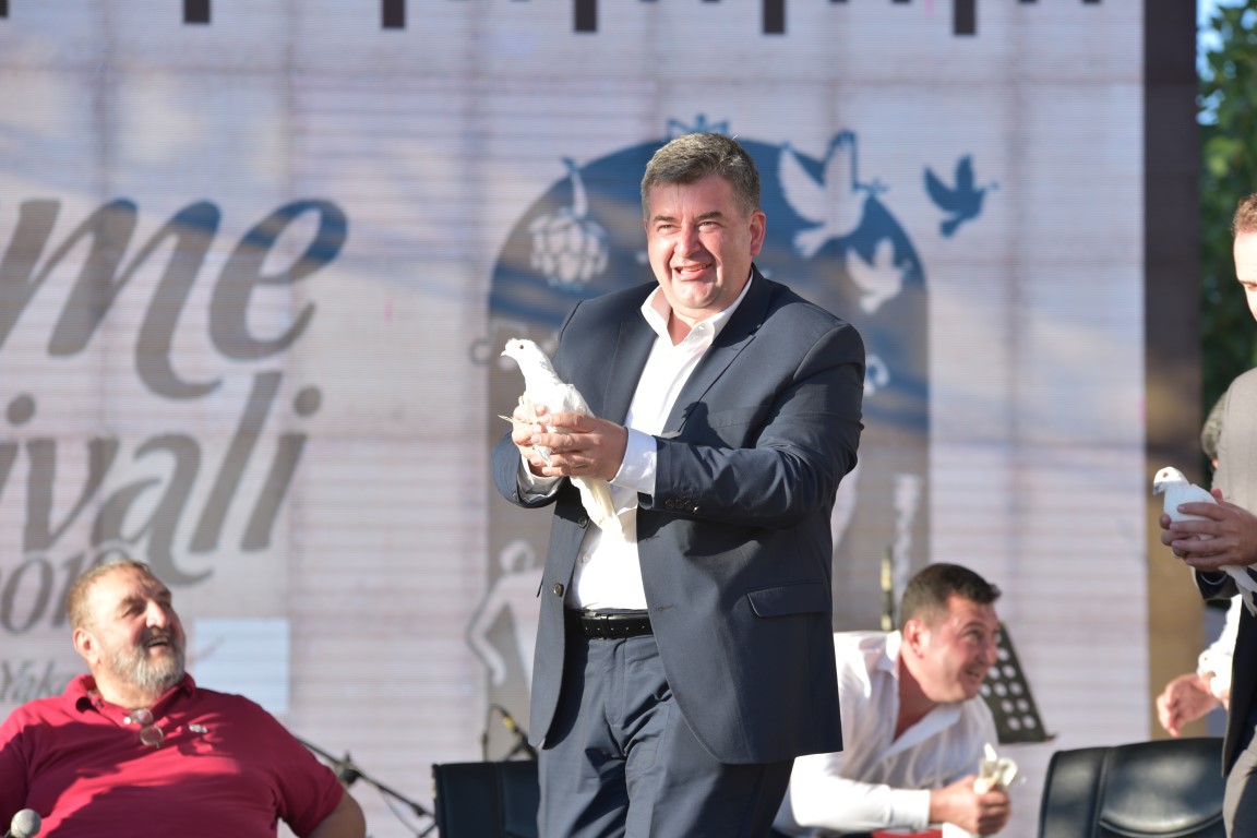 ÇEŞME FESTİVALİ FİNALİ MUHTEŞEM OLDU