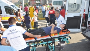  Kavşakta Kamyonla çarpıştı kazada 18 öğrenci yaralı 1'i hayatını kaybetti