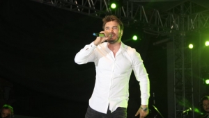 KINIK HASAT FESTİVALİNDE MUSTAFA CECELİ RÜZGARI ESTİ