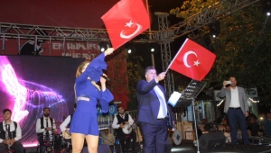 KINIK'TA 3.HASAT FESTİVALİNE MUHTEŞEM BAŞLANGIÇ 