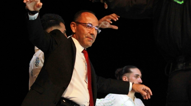 Urla coştu, Başkan Oğuz oynadı