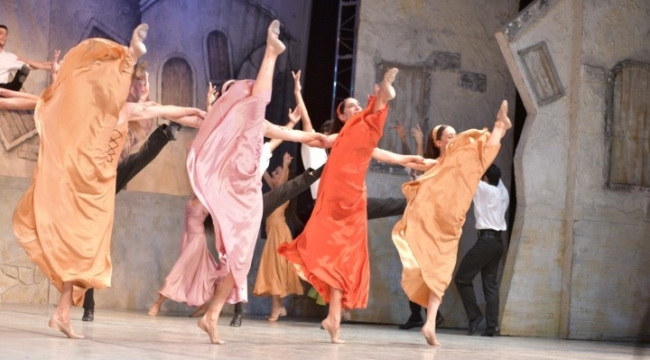 Zorba Balesi Çeşme’yi büyüledi