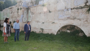 Akdeniz’in yeni antik tiyatrosu Konak’ta doğuyor