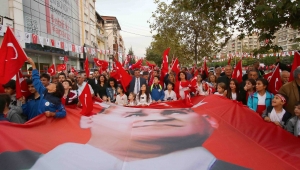 Bayraklı, Cumhuriyet için yürüdü