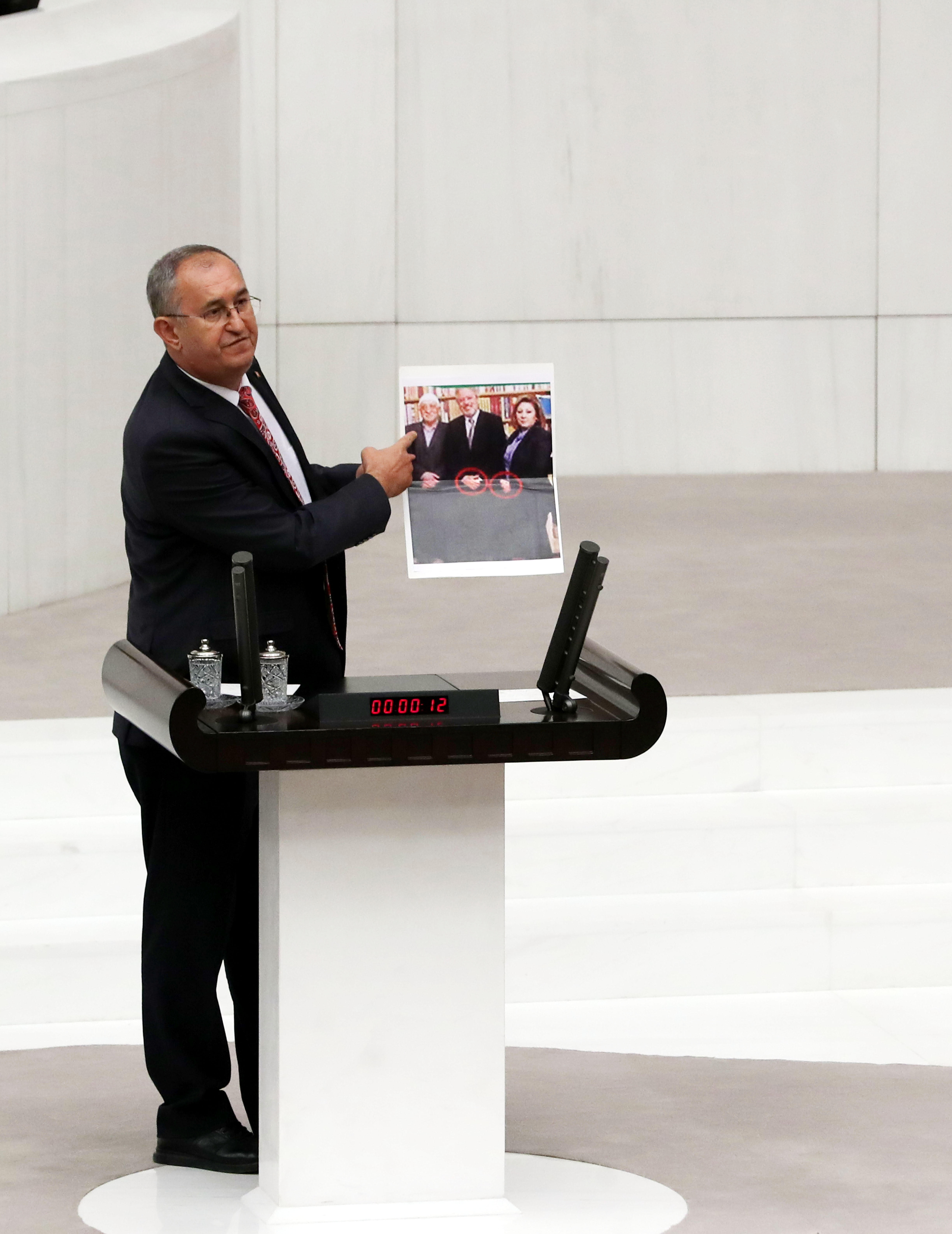 CHP’li Sertel: Basın Kartı Komisyonu’ndaki ayıptan kurtulun!
