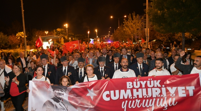 Çiğli'de Coşkulu Cumhuriyet Kutlaması