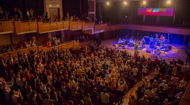 İzmir'de “Stanley Clarke” rüzgârı esti