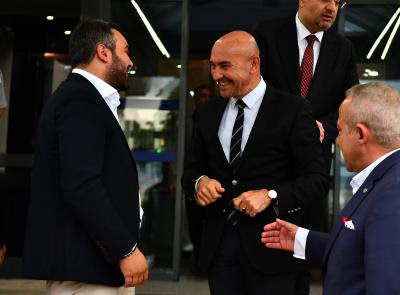 İzmir'in köklü kulüpleri Tunç Soyer'le buluştu