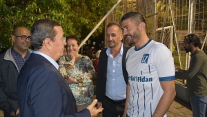 İZMİR’Lİ GAZETECİLER, FUTBOL SAHASINDA