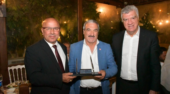 Narlıdereli muhtarlara çifte kutlama