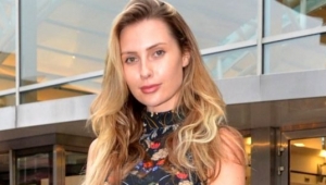 Serdar Ortaç ile boşanan Chloe Loughnan gönlünü eski Survivor yarışmacısına kaptırdı