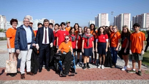 Türk ve Hollandalı öğrencilerden çevre temizliği