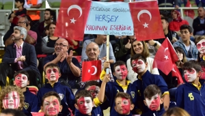Bornova Stadı'nda ilk milli maç heyecanı
