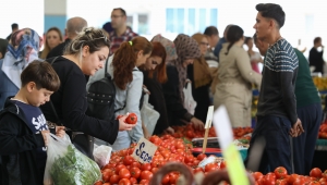 Buca Pazarı hizmete açıldı