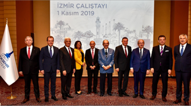 Büyükşehir Belediye Başkanları zirvesi İzmir’de başladı