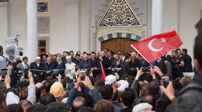 Cumhurbaşkanı Erdoğan, EÜ Bilal Saygılı Camisi’ni törenle açtı