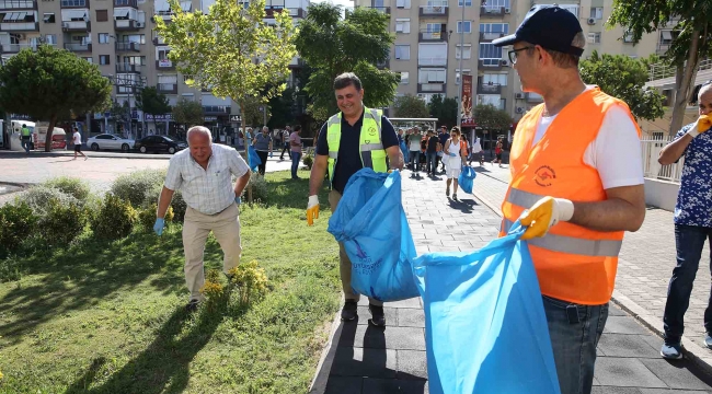 Karşıyaka’da gece gündüz çöp mesaisi