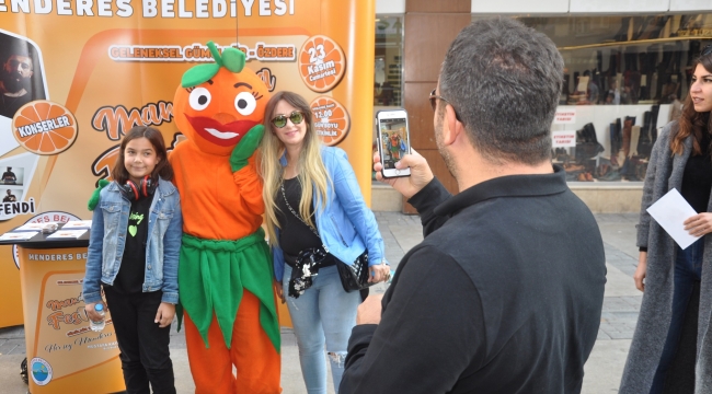 Mandi ve Mandila İzmir Sokaklarında