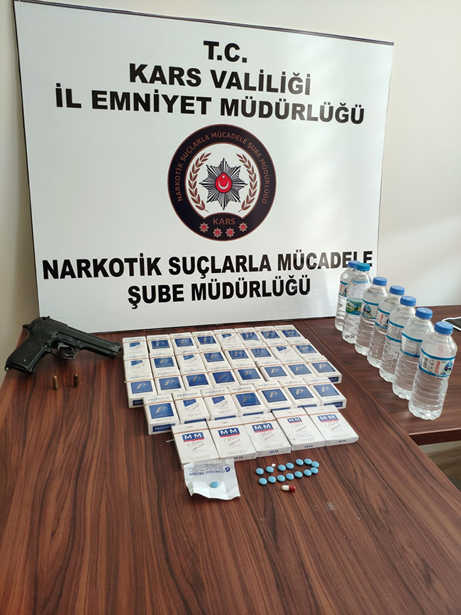 Su şişesinde kaçak alkol yakalandı