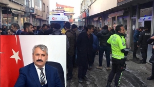  Ardahan'da Bir Kadın Elektrik Borcu Nedeniyle Kendisini ve Belediyeyi Yakmak İstedi!.