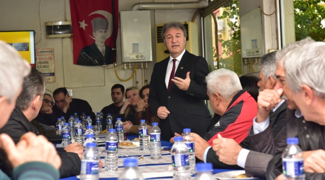 Başkan İduğ kahvehane toplantısında vatandaşlarla buluştu