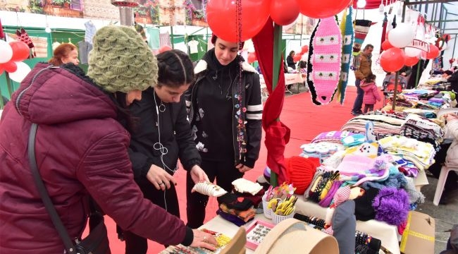 Bornova'da 'Yeni Yıl Hediyelik Eşya Günleri' başladı